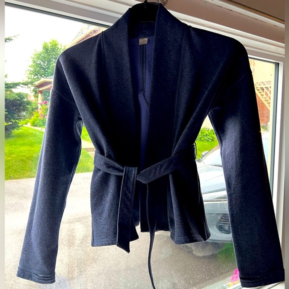 (10) Ivivva sweater with belt - Picture 2 of 5